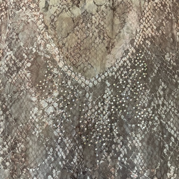 Urban Mix Snake Print Sheer Long Sleeve Beaded Top. Size 1XL - Picture 3 of 10